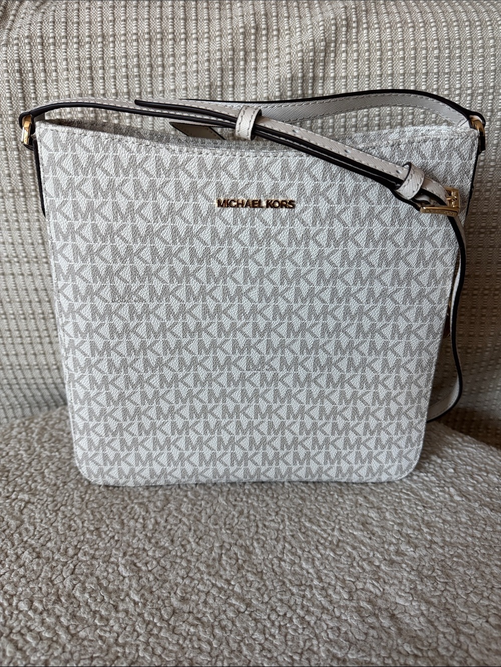 NWT Michael Kors Jet Set Travel Cream Logo Jacquard Leather Crossbody Messenger